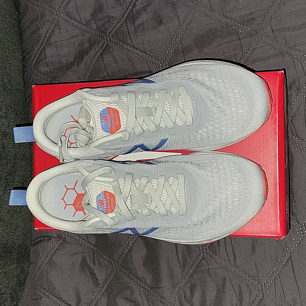 New Balance Women Sneaker size 8